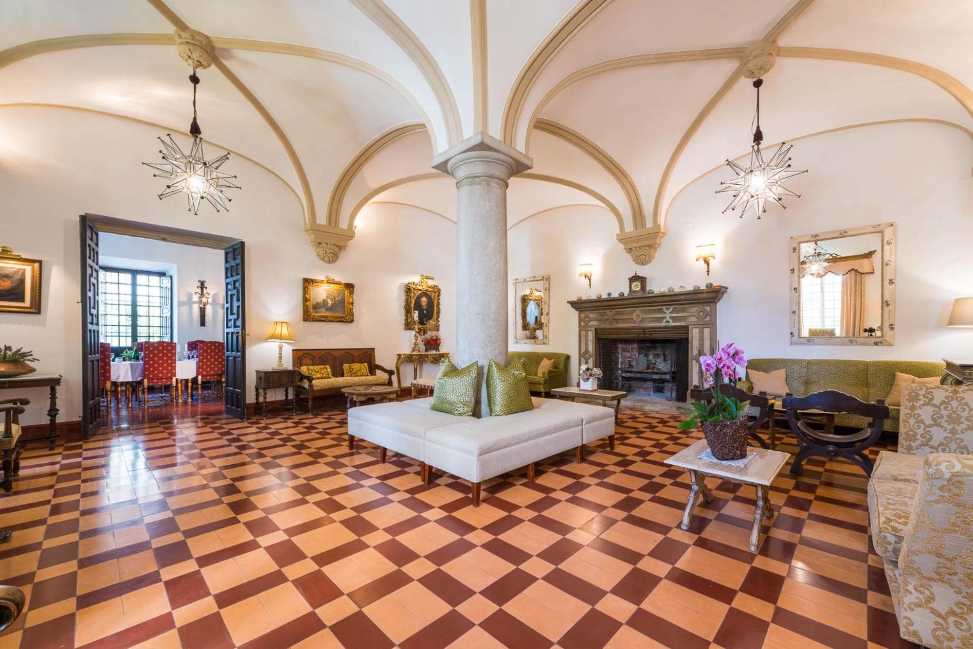 Palacete De Cazulas Bed & Breakfast - Granada — Photos 3