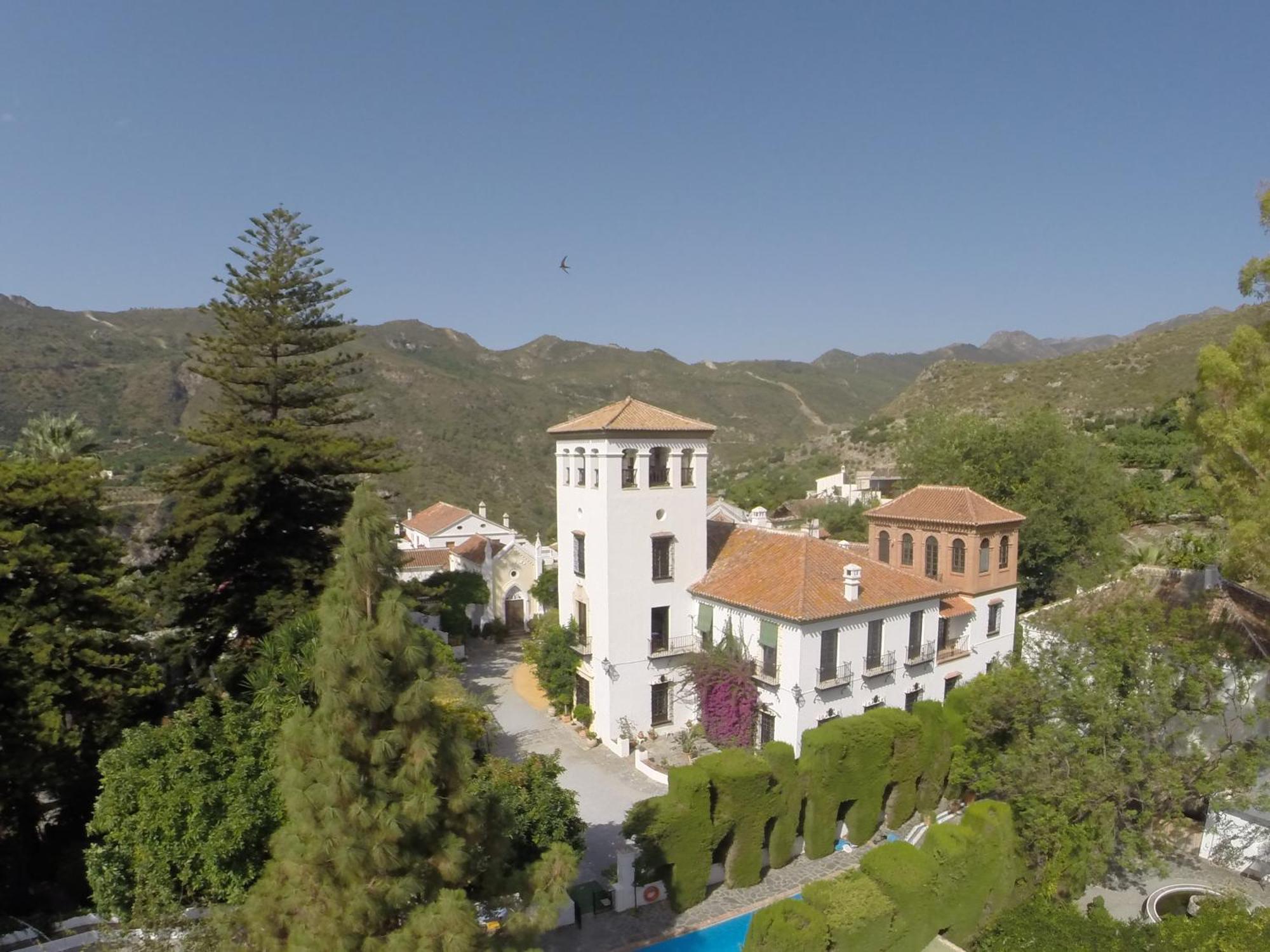 Palacete De Cazulas Bed & Breakfast - Granada — Photos 1